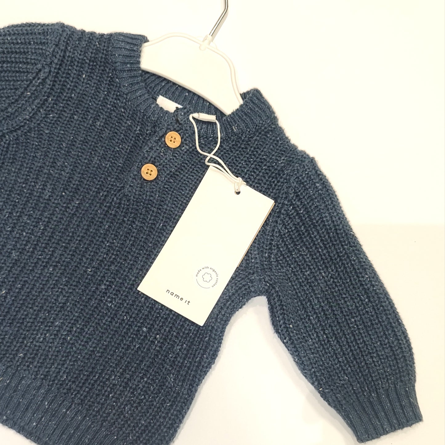 Maglioncino girocollo in cotone con bottoni