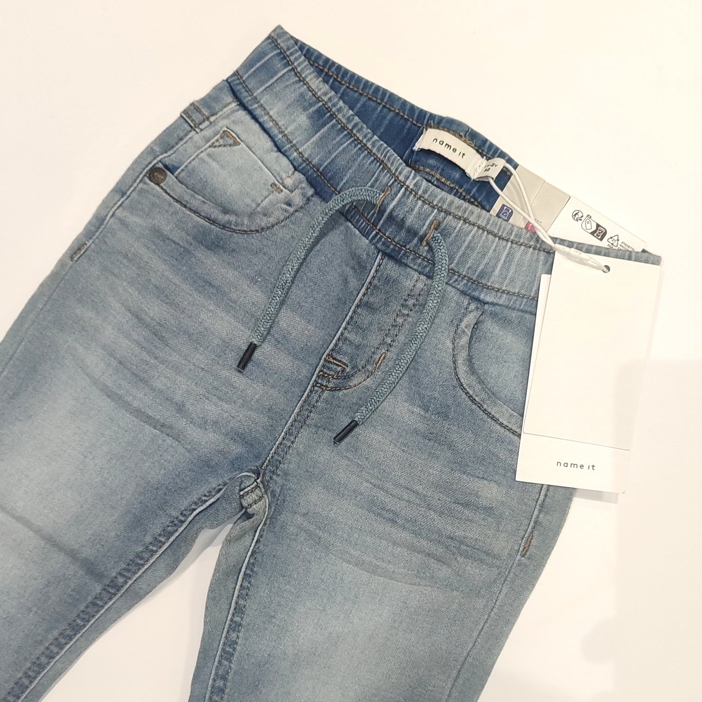 Jeans basico con coulisse